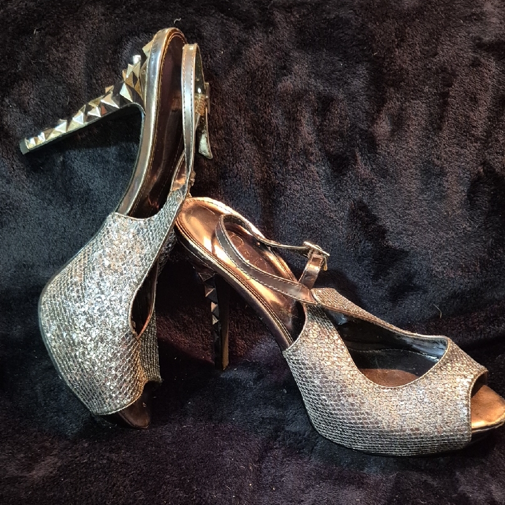 Nicole Miller Silver Glitter Heels with Stiletto